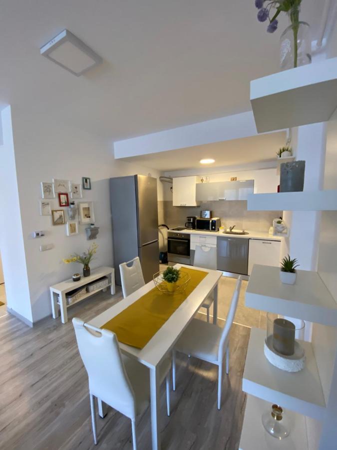 Harmony Apartment Sinaia Buitenkant foto